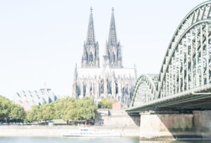2 Blenden überbelichtet. Panoramaaufnahme am Rhein gemacht. Digital Test